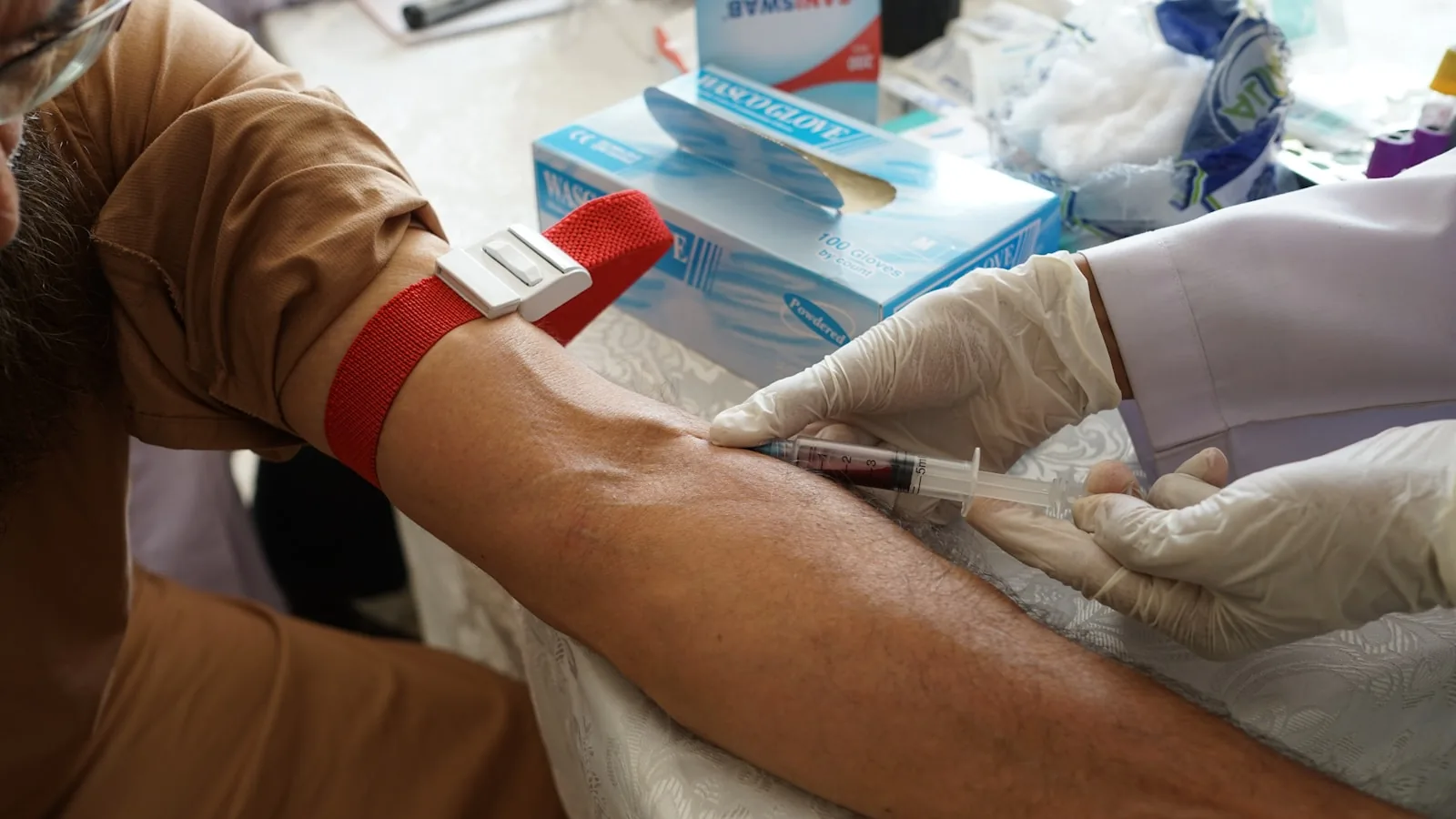 VIH/HIV: análisis de sangre y test de 4ª generación